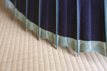 画像をギャラリービューアに読み込む, 日傘【網代軒奴　紫黒×かすみ染め（グリーン）】
