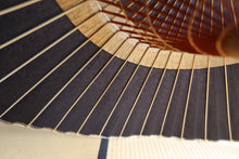 Load image into Gallery viewer, 蛇の目傘【中張　紫黒×柿渋】 - 和傘CASA
