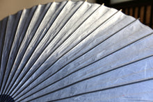 Cargar imagen en el visor de la galería, 日傘【二重張　七夕雲竜紙×紺】 - 和傘CASA
