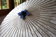 画像をギャラリービューアに読み込む, 蛇の目傘【胡粉（軒橙）】 - 和傘CASA
