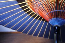 画像をギャラリービューアに読み込む, 蛇の目傘【中張　空色×紫黒】
