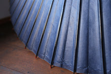 画像をギャラリービューアに読み込む, 蛇の目傘【中張　空色×紫黒】
