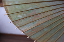 Load image into Gallery viewer, 日傘【二重張 かすみ染め オレンジグリーン×白】（女竹） - 和傘CASA
