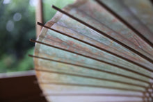 Load image into Gallery viewer, 日傘【二重張 かすみ染め オレンジグリーン×白】（女竹） - 和傘CASA
