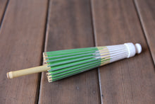 画像をギャラリービューアに読み込む, まめ和傘【切継ぎ　桜（緑×白）】 - 和傘CASA
