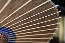 Load image into Gallery viewer, 蛇の目傘【中張　柿渋染（黒柿）×藍】 - 和傘CASA
