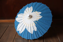 画像をギャラリービューアに読み込む, まめ和傘【切継ぎ　桜（青×白）】 - 和傘CASA
