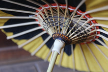 画像をギャラリービューアに読み込む, まめ和傘【切継ぎ　桜（黄色×黒）】 - 和傘CASA
