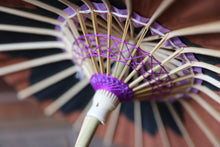 画像をギャラリービューアに読み込む, まめ和傘【切継ぎ　桜（茶×黒）】 - 和傘CASA
