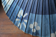 画像をギャラリービューアに読み込む, 蛇の目傘【石徹白藍染2024　軒奴　輝】
