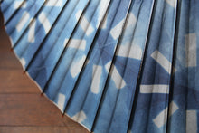 画像をギャラリービューアに読み込む, 蛇の目傘【石徹白藍染2024　中張　光彩】
