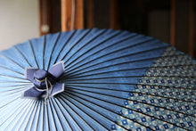 画像をギャラリービューアに読み込む, 蛇の目傘【縞帯　水色×青格子】 - 和傘CASA
