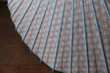 画像をギャラリービューアに読み込む, 日傘【二重張　透かし文様「麻の葉」×柿渋】（水色）
