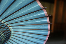 画像をギャラリービューアに読み込む, 日傘【水色（軒ピンク/黒骨）】
