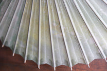 Cargar imagen en el visor de la galería, 日傘【網代 かすみ染め イエローグリーン】 - 和傘CASA
