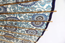 画像をギャラリービューアに読み込む, 蛇の目傘【菊唐草】 - 和傘CASA
