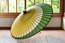 Load image into Gallery viewer, 蛇の目傘【三日月　重色目黄柳】 - 和傘CASA
