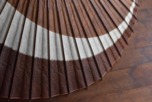 Load image into Gallery viewer, 蛇の目傘【三日月　柿渋鉄ムラ染め】 - 和傘CASA
