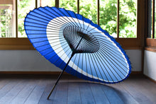画像をギャラリービューアに読み込む, 蛇の目傘【三日月　水色×青】 - 和傘CASA
