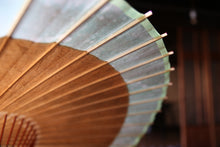 Load image into Gallery viewer, Janome Umbrella [Nokiyakko Kakishibu (black persimmon) x Kasumi-zome (melon soda)]
