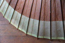 Load image into Gallery viewer, Janome Umbrella [Nokiyakko Kakishibu (black persimmon) x Kasumi-zome (melon soda)]
