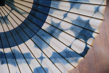 画像をギャラリービューアに読み込む, 蛇の目傘【石徹白藍染2023　中張まる】 - 和傘CASA
