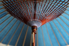 画像をギャラリービューアに読み込む, 蛇の目傘【石徹白藍染2023　軒奴】 - 和傘CASA
