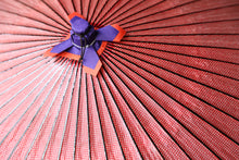 画像をギャラリービューアに読み込む, 蛇の目傘【鹿の子　赤】 - 和傘CASA
