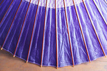 Load image into Gallery viewer, 蛇の目傘【花奴　紫×矢絣】 - 和傘CASA
