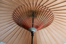 Load image into Gallery viewer, 蛇の目傘【軒奴　柿渋×かすみ染(グリーン)】 - 和傘CASA
