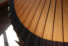 Load image into Gallery viewer, 蛇の目傘【軒奴　柿渋染×紫黒】 - 和傘CASA
