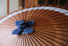 画像をギャラリービューアに読み込む, 蛇の目傘【輪　柿渋×白胡粉】 - 和傘CASA
